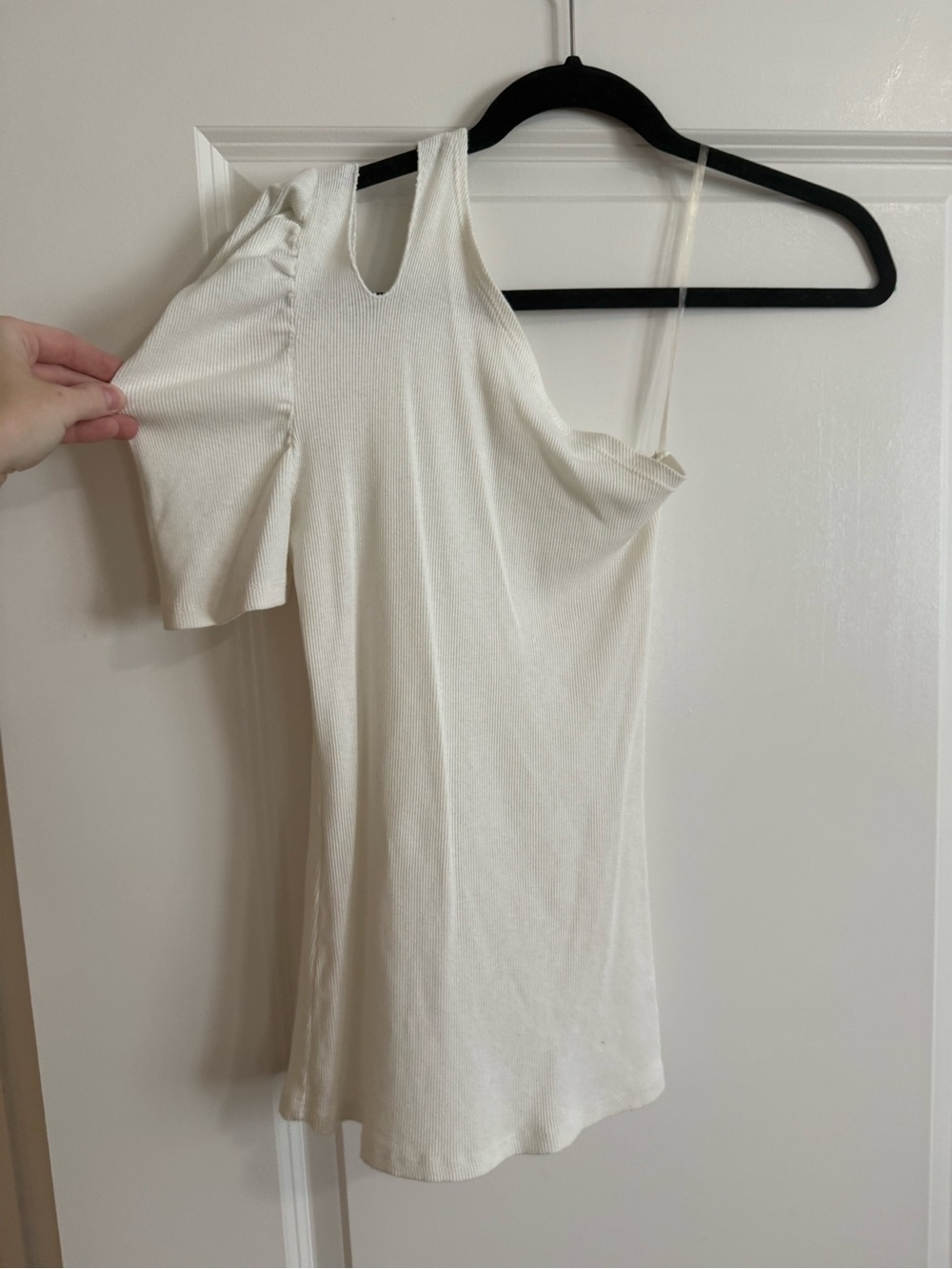 Dee Dee Women’s Puffed One-Shoulder White Ribbed Tank Top